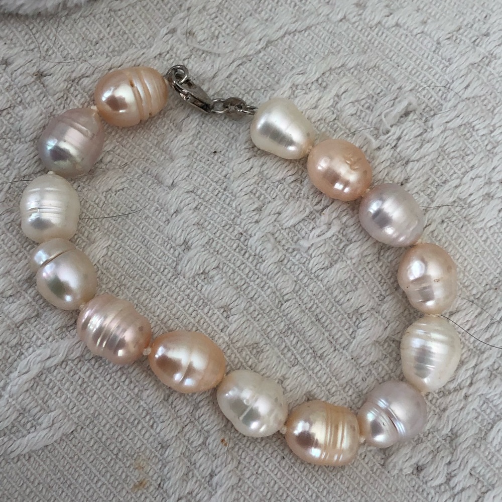 Genuine Baroque Pearl Bracelet. Cream and Pink